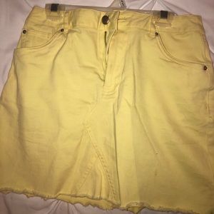 Light yellow high waisted denim skirt